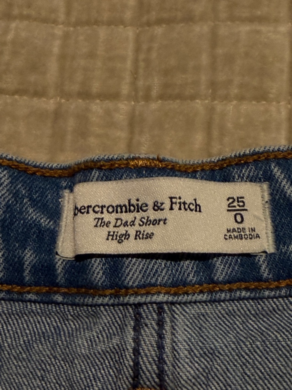 ABERCROMBIE & FITCH HIGH RISE DAD DENIM SHORTS LIGHT BLUE DENIM - Picture 4 of 13